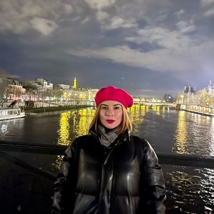 Meet your Posher, Cindy